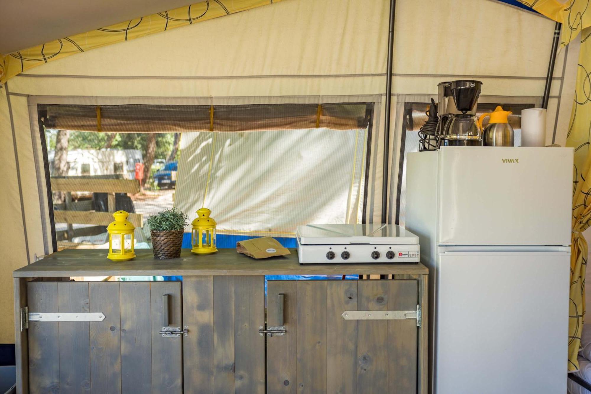 Easyatent Bungalow Tent Lanterna Cervar-Porat Room photo