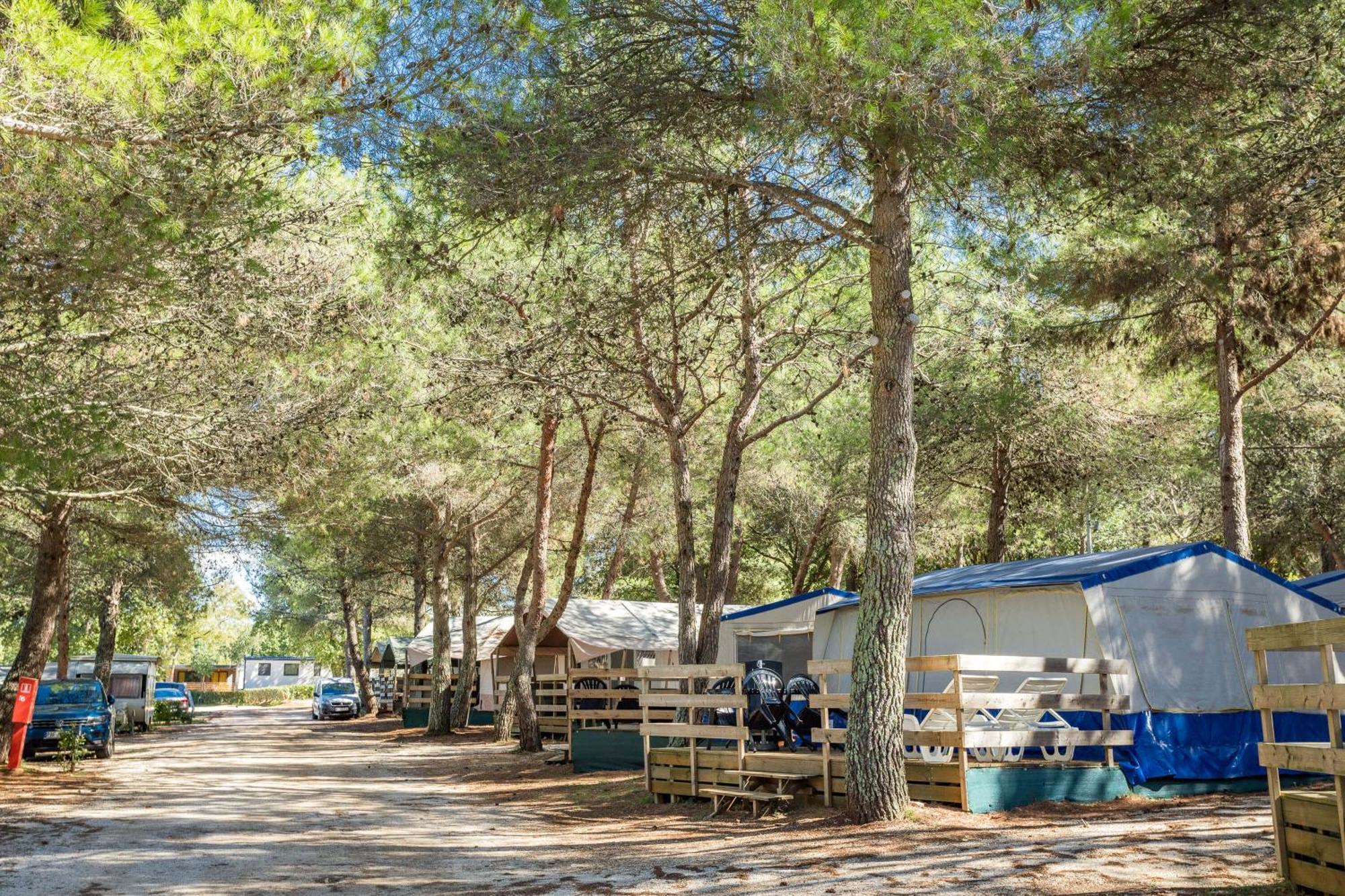 Easyatent Bungalow Tent Lanterna Cervar-Porat Room photo